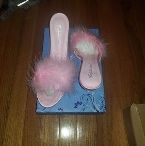 Fabulicious Slip ons